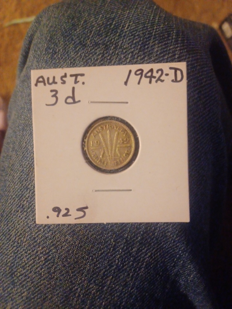 1942 - D Australia 0.925 Silver Three Pence coin