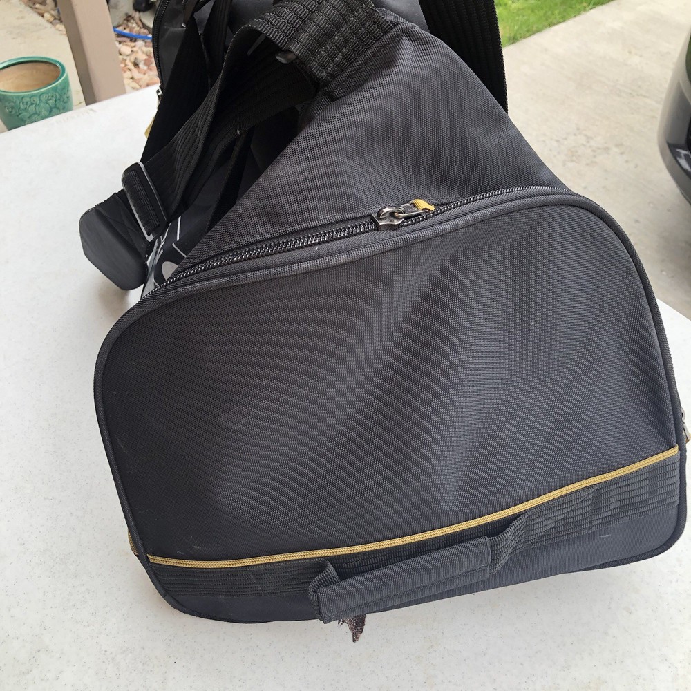 Salomon Ski Or Snowboard duffle bag 24”