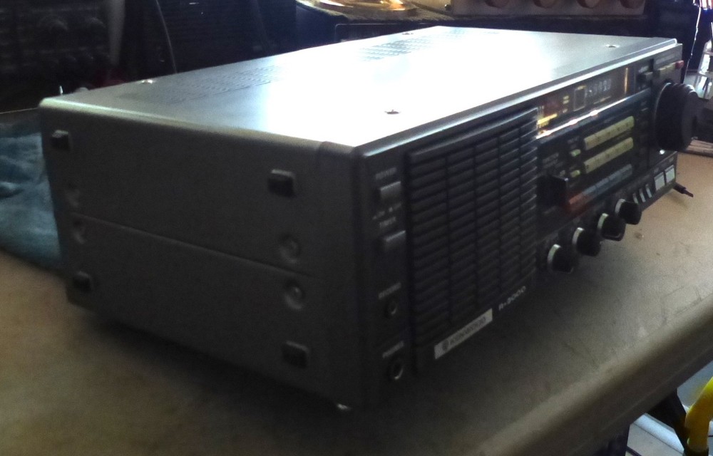 Kenwood R-2000 Communications Receiver