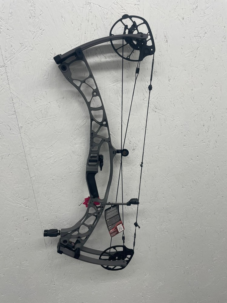 Hoyt Alpha Ax2 32 Compound Bow