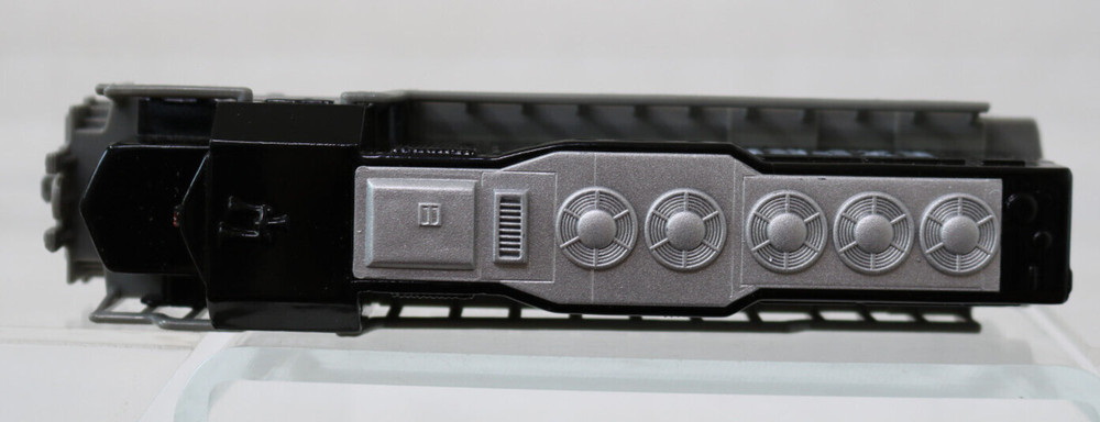 Freight Locomotive Pull Back Power Black & Silver 8263 Express Die Cast
