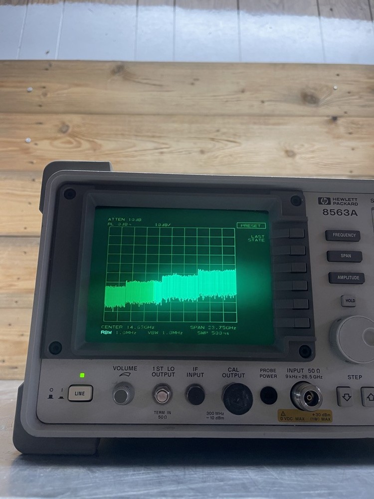 HP 8563A Spectrum Analyzer 9kHz–26.5GHz Hewlett Packard Tested Powers On