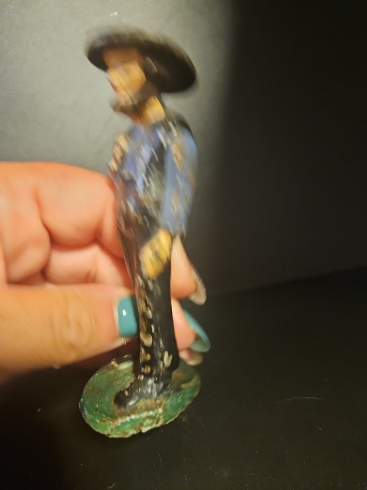 VINTAGE ~ Amish Boy - Cast Iron & Hand Painted