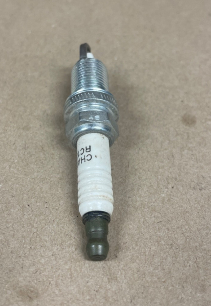 New Champion RC12PEPB Spark Plug
