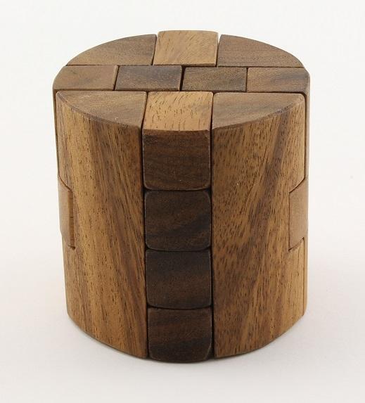 Round Diamond - Brain Teaser Wooden Puzzle