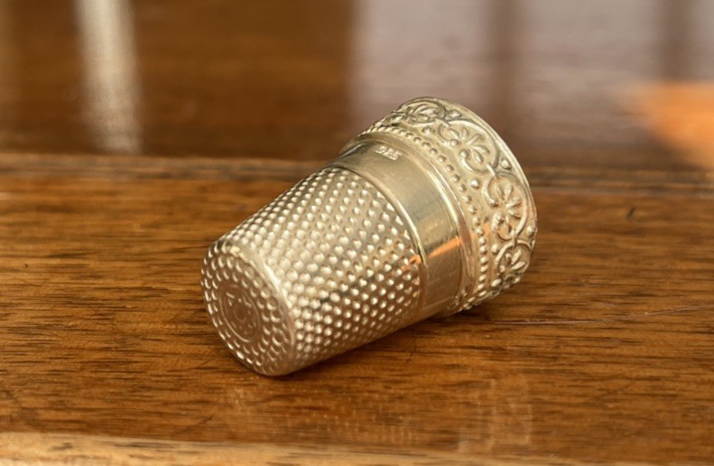 Vintage Sterling Silver Embossed Design Thimble, marked 925