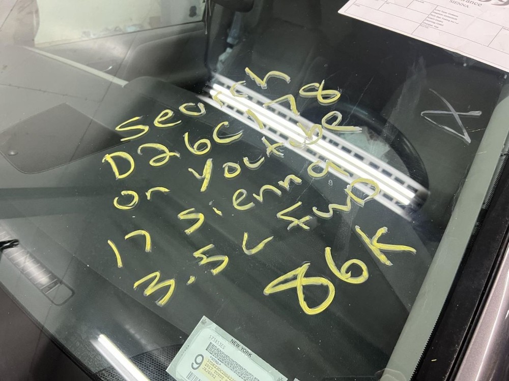 Driver Left Sun Visor Illuminated Fits 15-20 SIENNA 239982