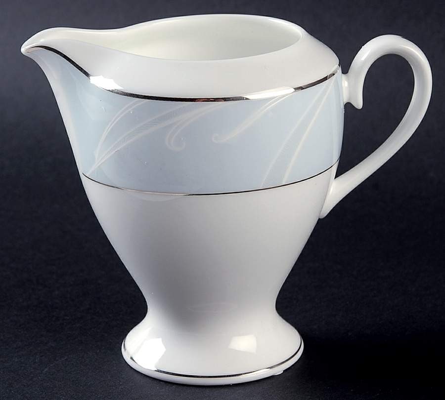 Nikko Pearl Crescent Creamer 5761296