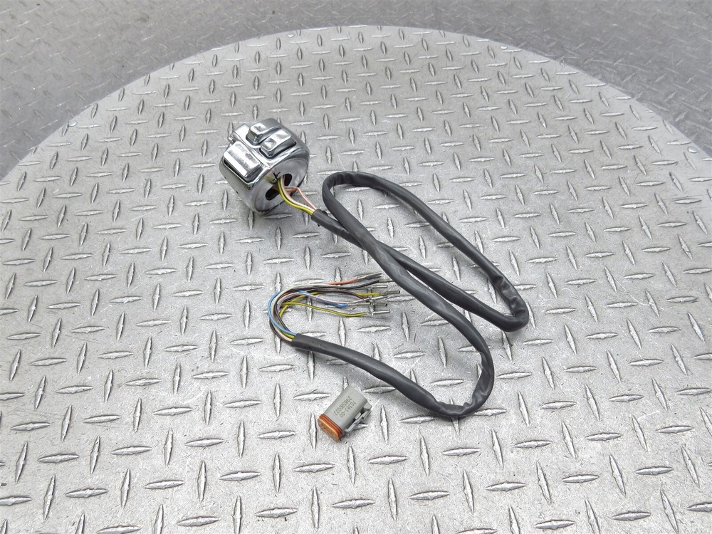 2006 06 Harley Davidson FLHRI Roadking OEM Left Handlebar Switch Chrome Control