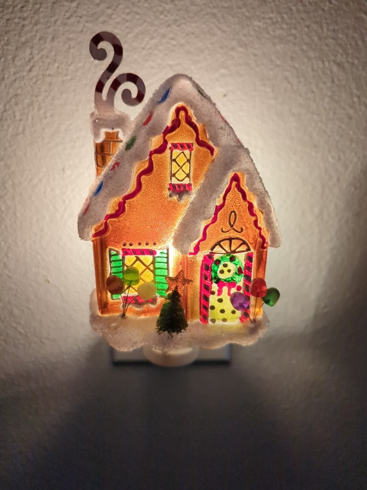Christmas night light gingerbread decorated house AA153
