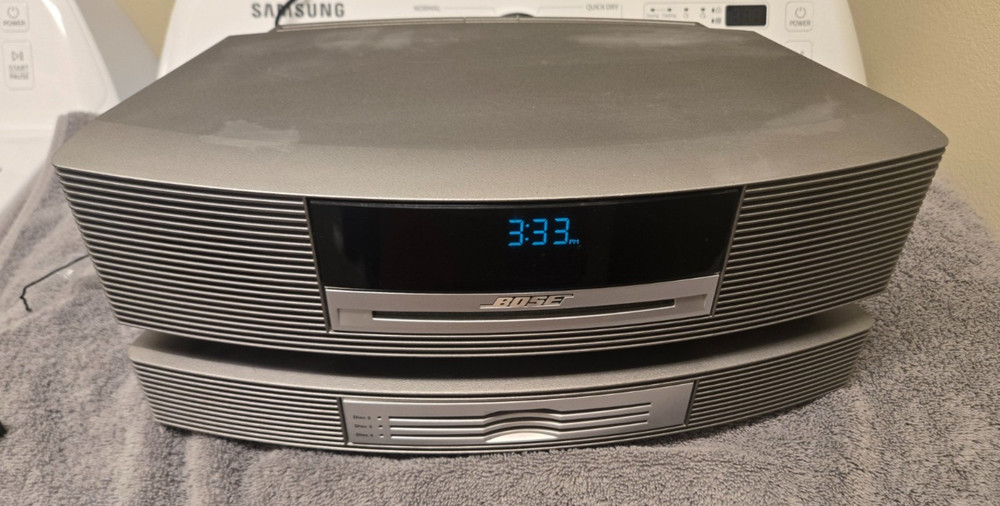 Bose Wave Music System AWRCC1 with Multi-CD Changer And Remote