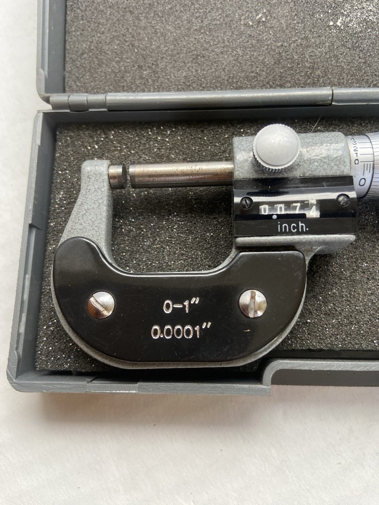 MHC Dial Hand Tools Caliper 0-1” 0.0001” with case. In excellent Condition.
