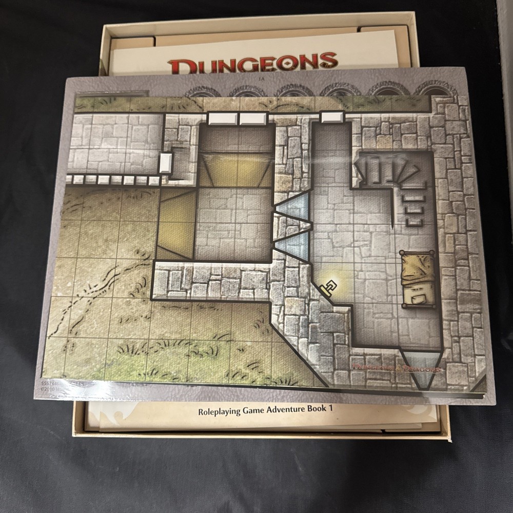 Dungeons & Dragons Essentials Dungeon Master's Kit 2010 Complete Sealed Contents
