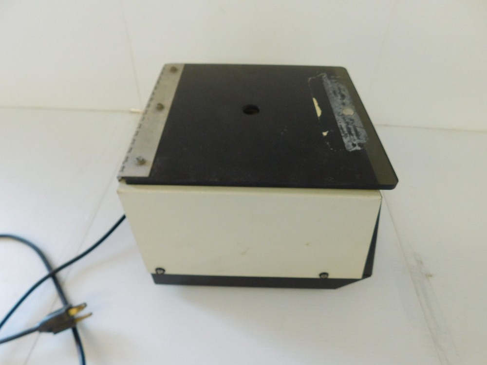 FISHER MICRO-CENTRIFUGE MODEL 235B (PQY172)