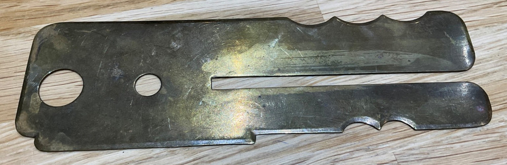 WW2 RAF AIR MINISTRY BRASS BUTTON CLEANER - DATED 1940