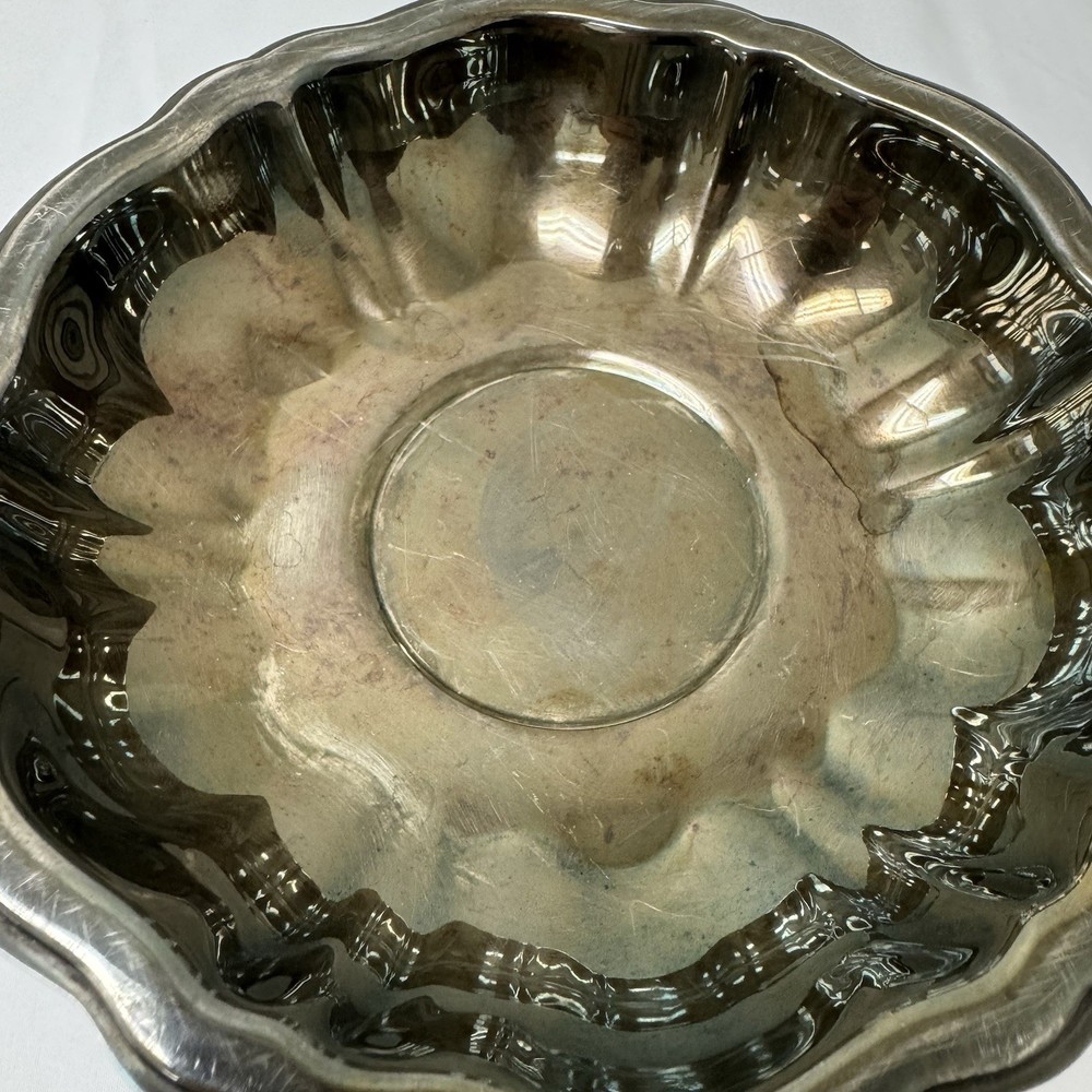 Vintage Oneida Silver Plated Candy / Mint Dish - 5.75"