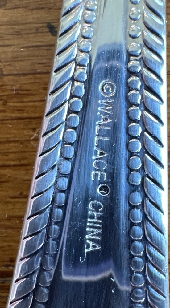 WALLACE Wickham Deep Silverplate ServerLasagna Cake Flatware Fan Bead 9.75”