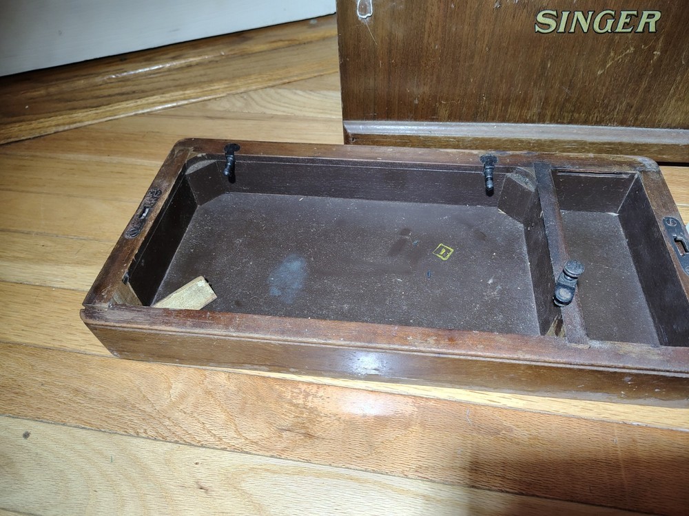Singer 1950 #128 Sewing Machine /Working With Case