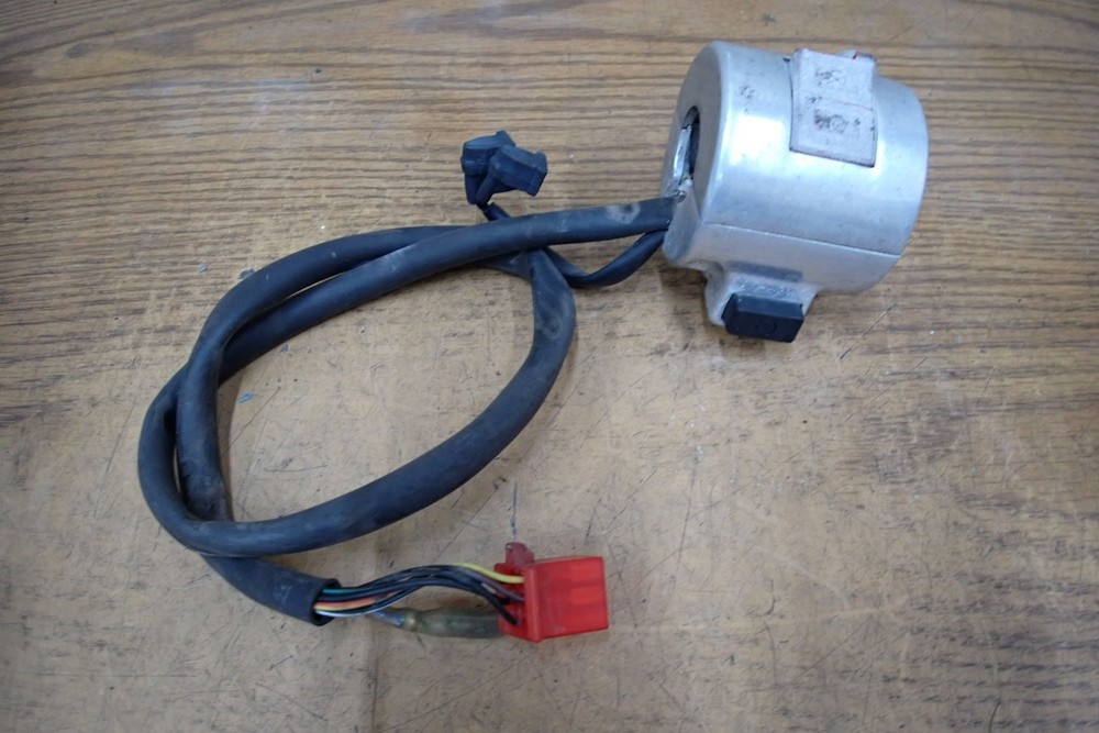 2002 HONDA SHADOW VT750CLD RIGHT HAND KILL SWITCH CONTROL SEE DESCRIPTION