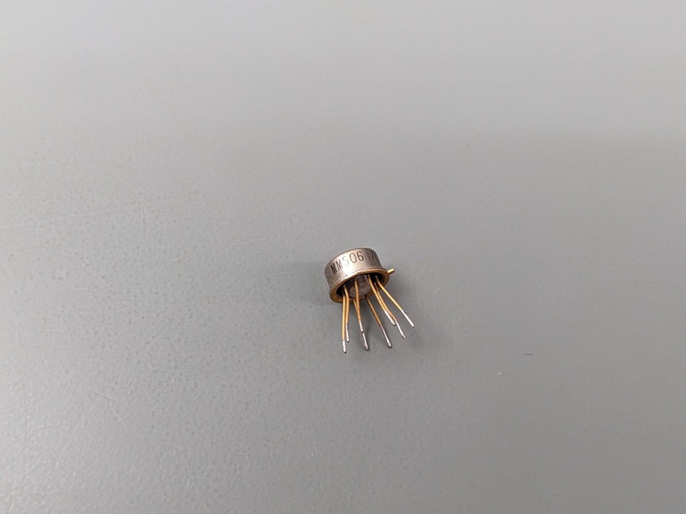 MM506 Dynamic Shift Register IC, Dual 100 Bit, SOLDER PULL