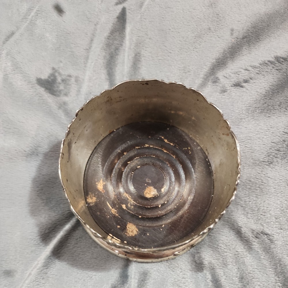Silver tone Wine Bottle Coaster Grape Vine Motif Holder