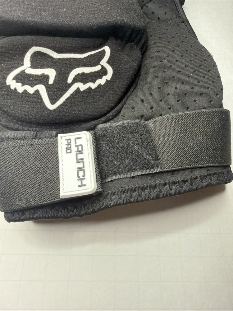 Fox Racing Launch Pro D3O MTB Knee Guards (Small/Medium) (CLEAN, GOOD CONDITION)