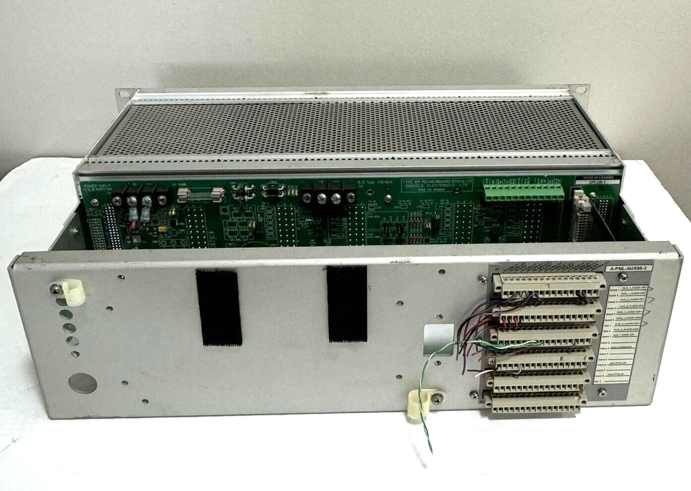 Daniels Electronics Low Band Radio Transmitter Receiver SR-39-1