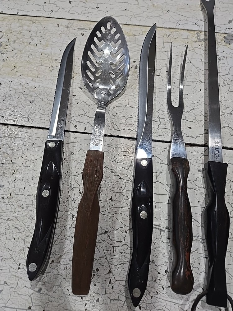 Cutco Knife Set (12) Used
