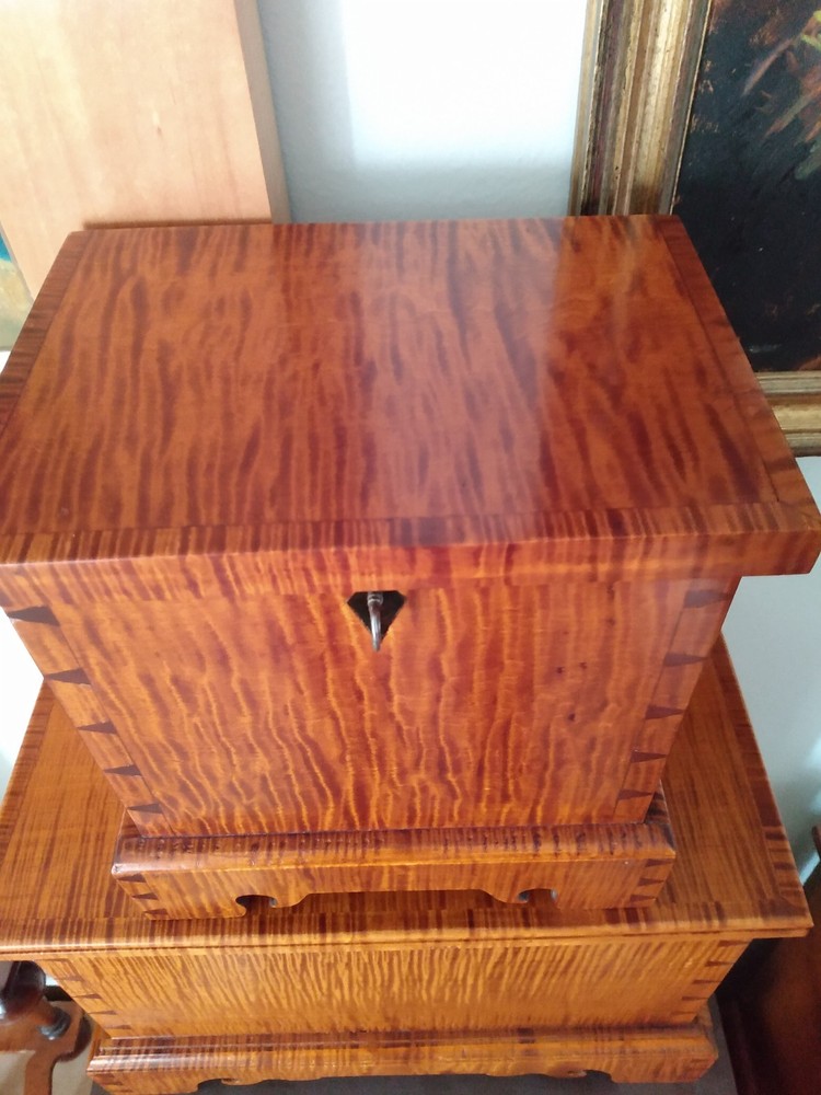 TIGER MAPLE SMALL CHEST