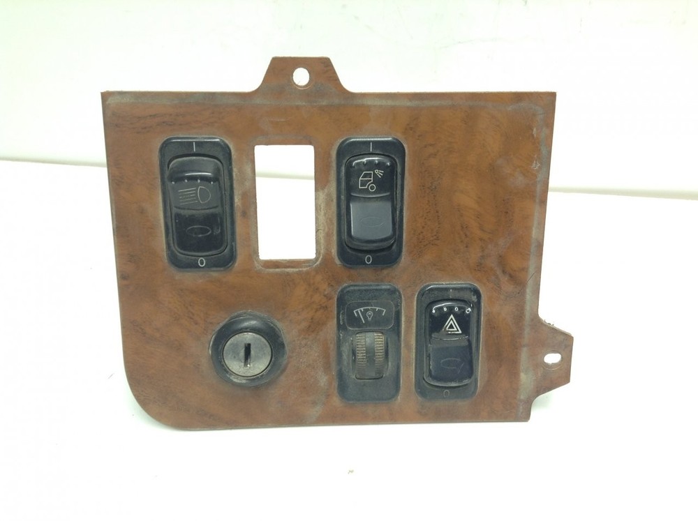 2008-2027 Peterbilt 384 IGNITION Dash Panel - Used