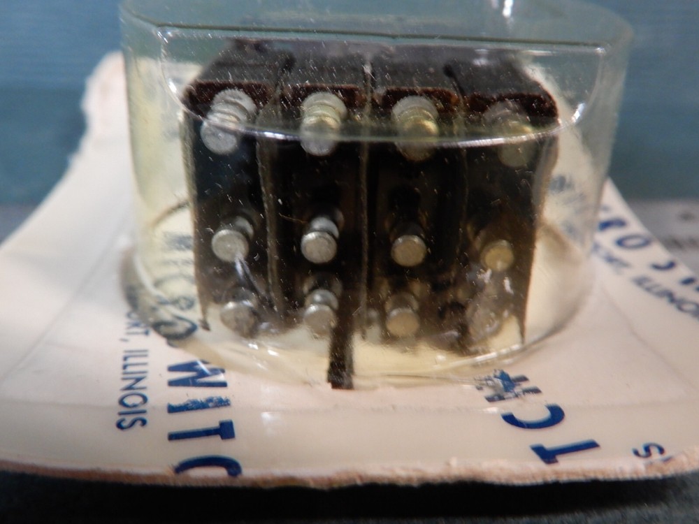 Honeywell Micro Switch 2D33 4 Pole "Series 2" Pushbutton Switch Module NOS On-Of