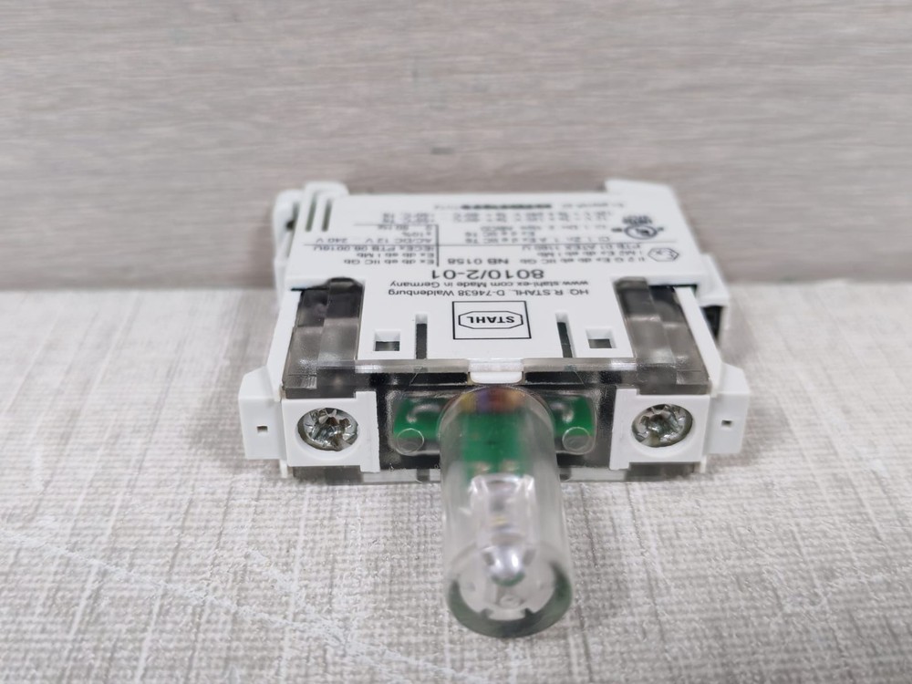 Stahl 8010/2-01 Led Indicator Light with 8602C3-054-B Actuator Pushbutton