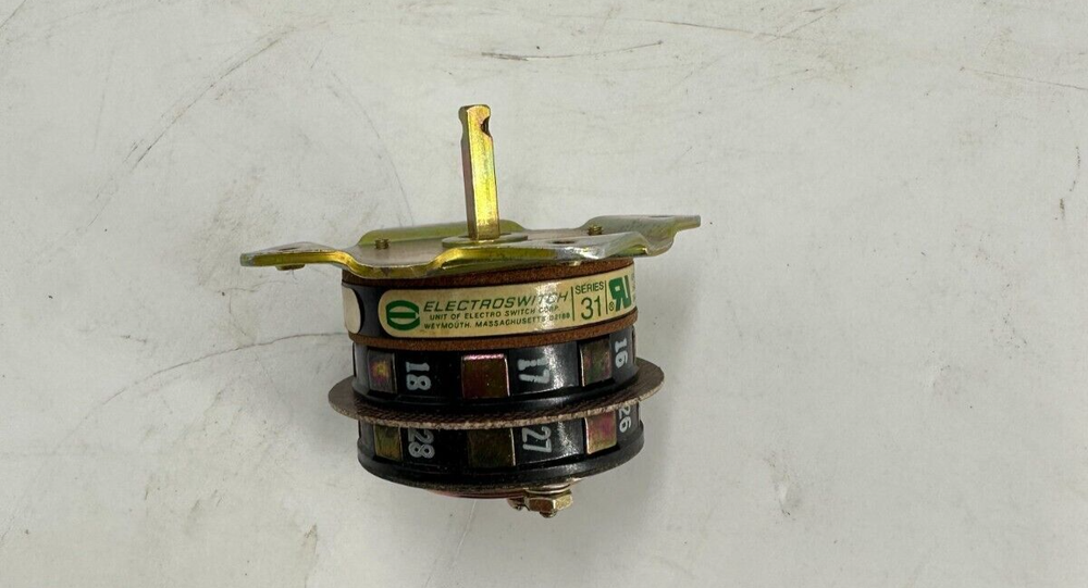 new Electroswitch 3110C Voltmeter Transfer Switch