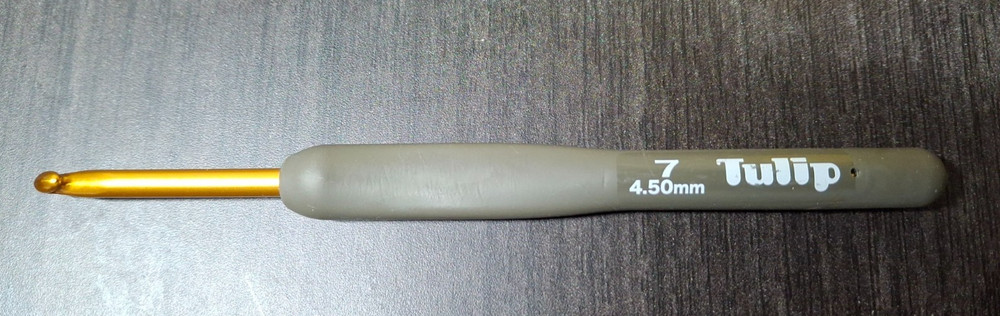 Tulip Etimo Elegance Crochet Hook - Size 4.5 mm, Used in great condition