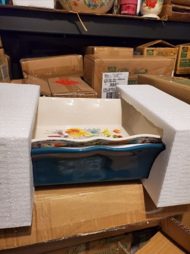 Pioneer Woman Willow Baker Set