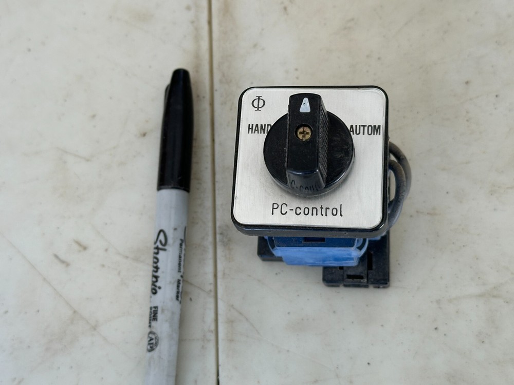 Kraus & Naimer Handheld Automatic Rotary Switch CG10