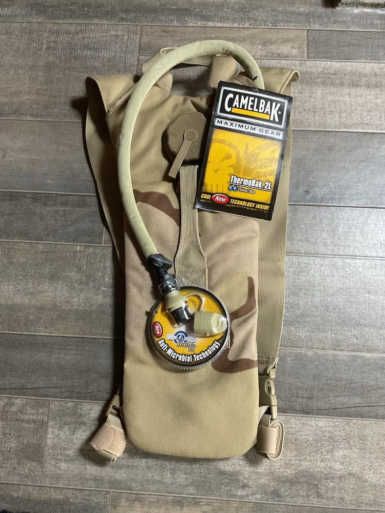 NEW Camelbak Hydration pack 2L NWT Beige Tan Camo
