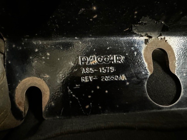 KENWORTH BRACE-CLOSURE PANEL A85-1579