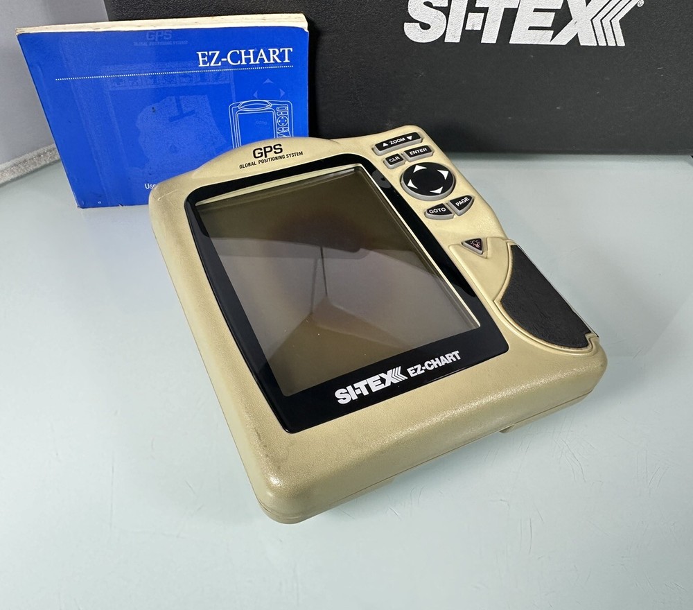 Si-Tex EZ-Chart GPS Chartplotter 5.5” Built In World Map w/ Case *Screen Burn*