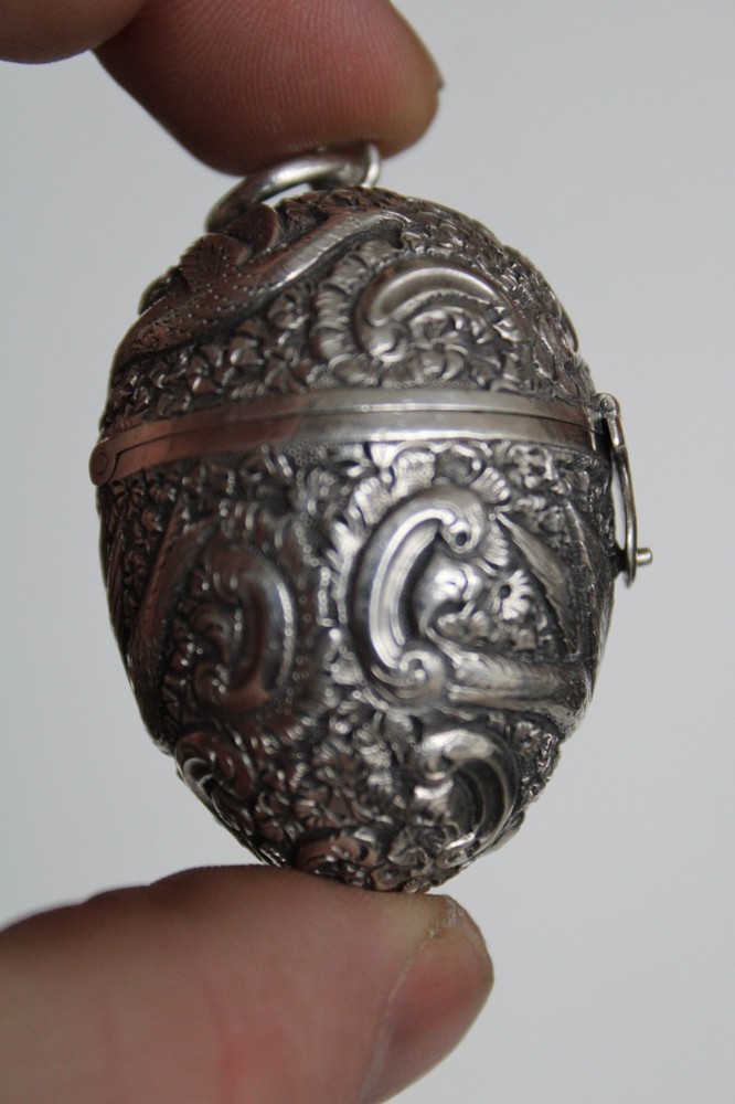 Antique 19th Century Sterling Silver Phoenix Egg Etui Thimble Case & Thimble