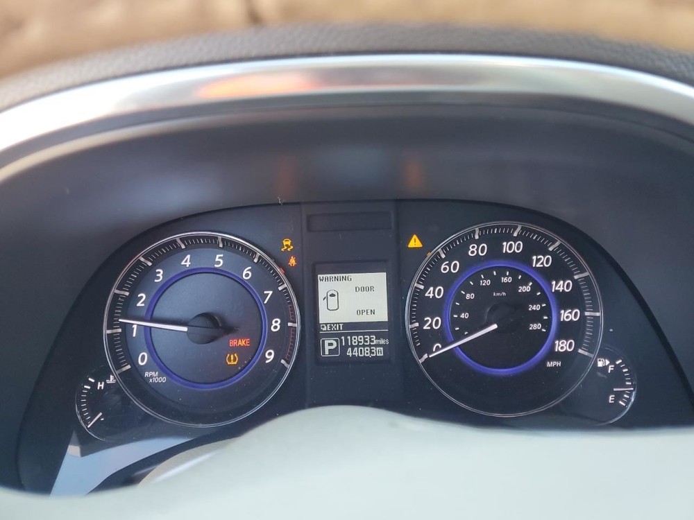 QX70 2017 Glove Box 4752830