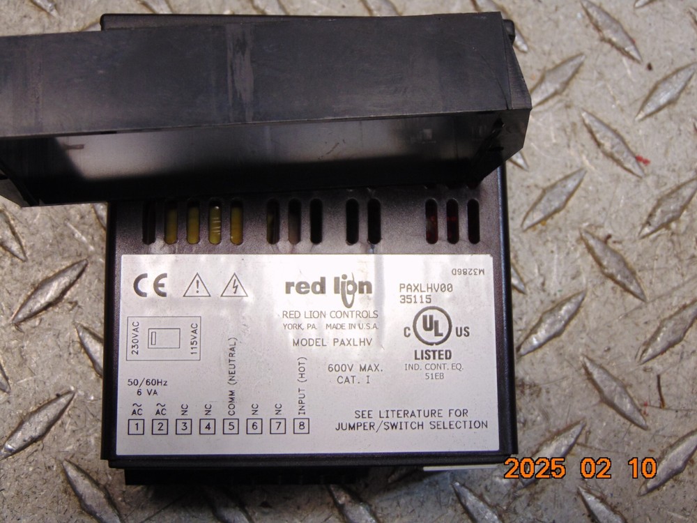 RED LION CONTROLS PAXLHV00 PANEL METER broken mount