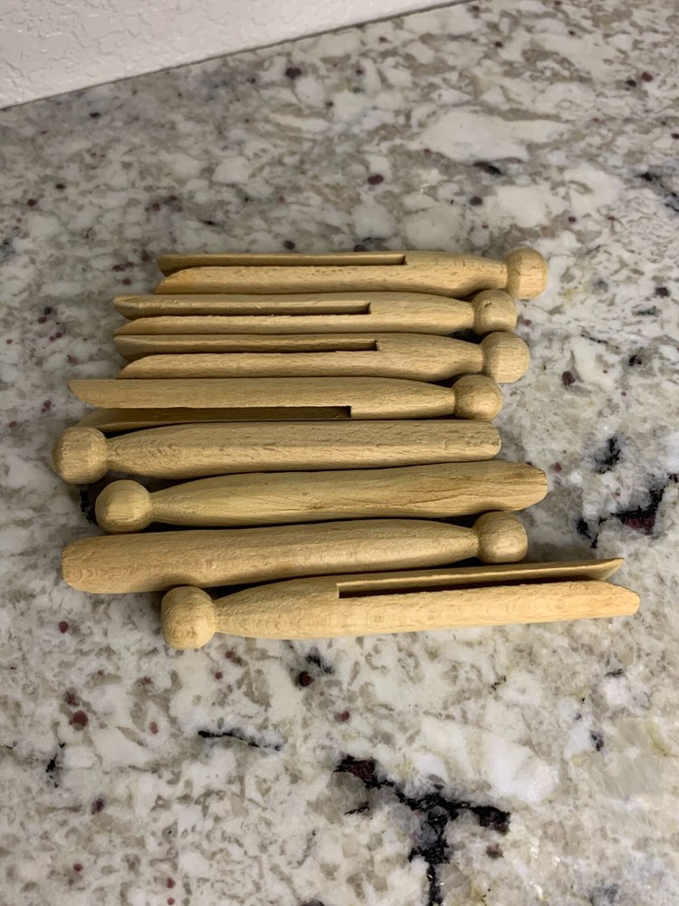 8 wooden clothespins
