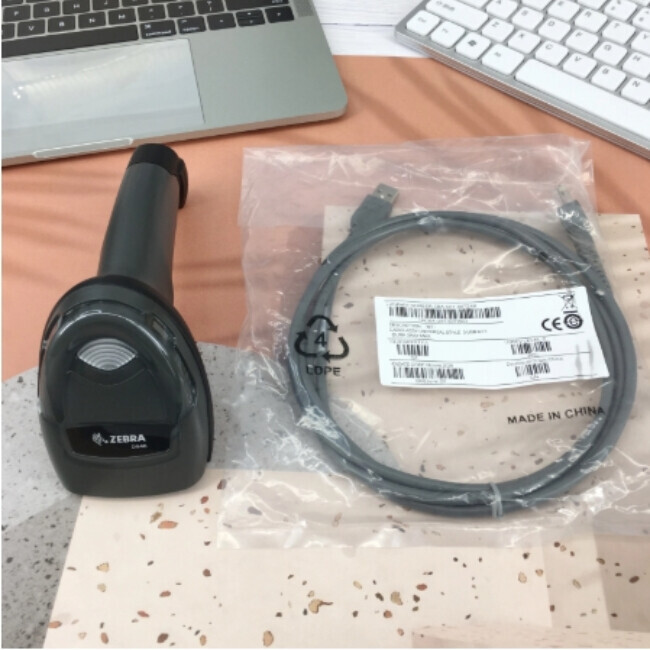 Zebra Hands Free DS4608-SR00007ZZCN 1D 2D Imager USB Kit Barcode Scanner