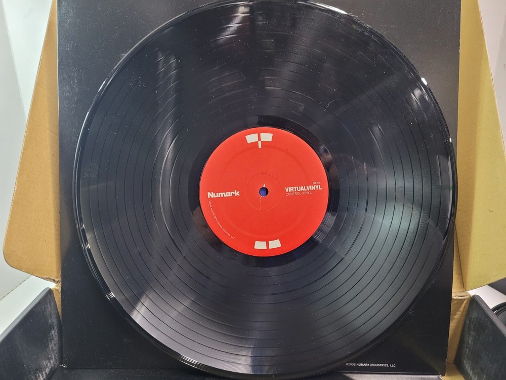 Numark Vitual Vinyl - DJ software package -- open box ( B305 )