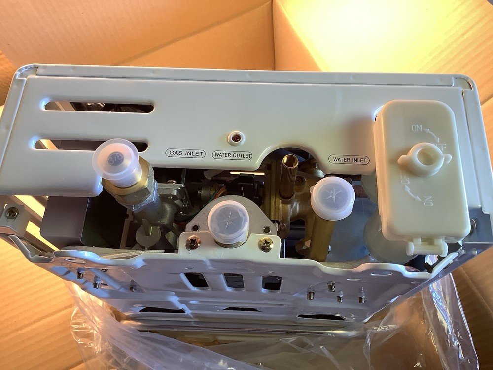 CAMPLUX Pro Portable Gas Tankless Water Heater 6L BD158 - NEW IN BOX