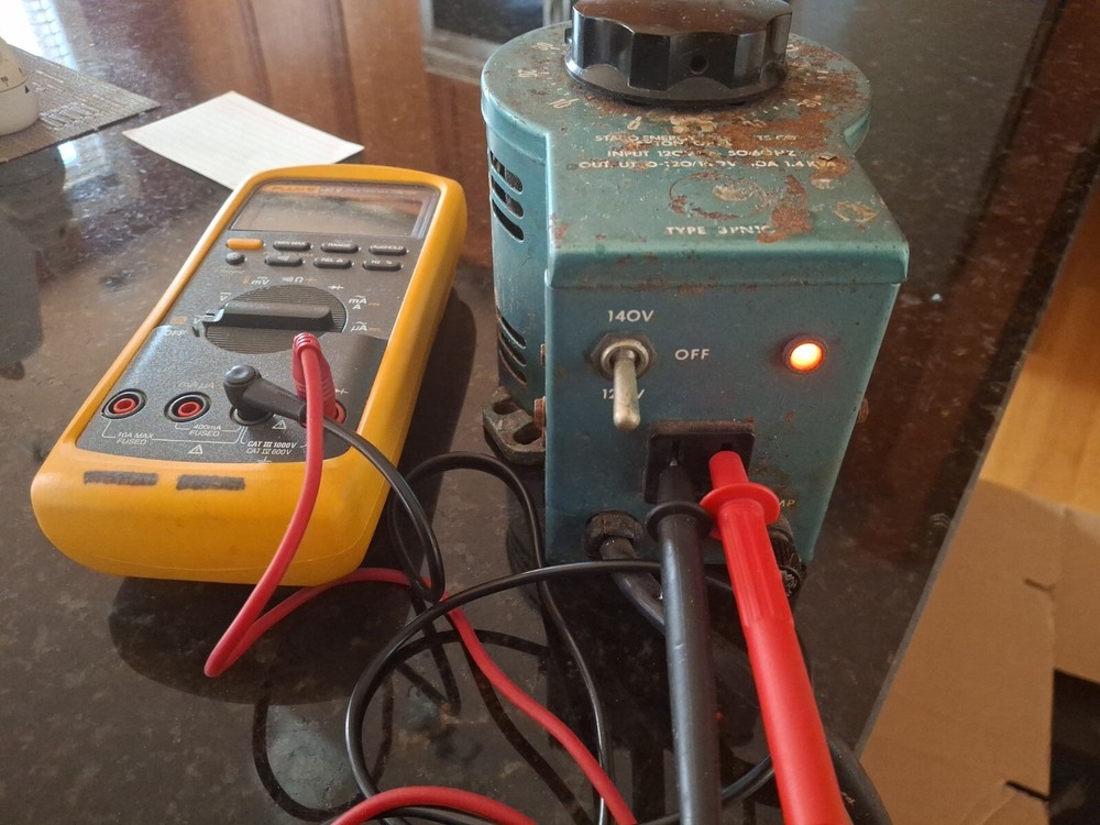 Staco 3Pn1020, Variable Auto Transformer Input 240V, 50/60Hz 3Pn1020