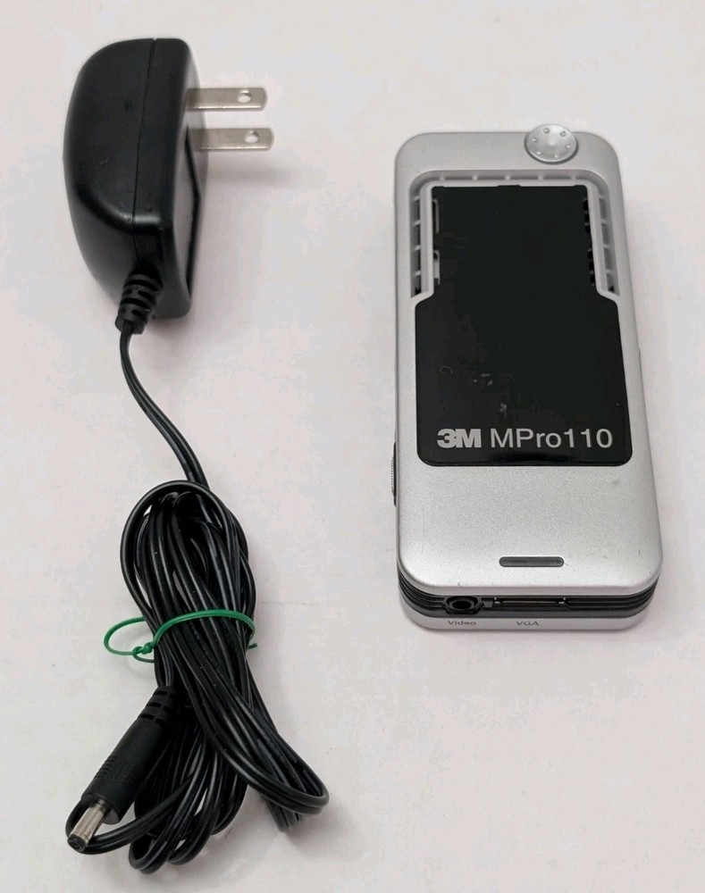 3M Micro Professional Projector MPro110 TESTED & WORKING No VGA CABLE