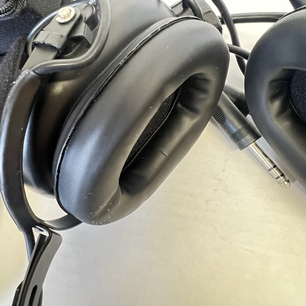FlightCom Blackhawk 5DX General Aviation Aircraft Headset Carrying Storage Case