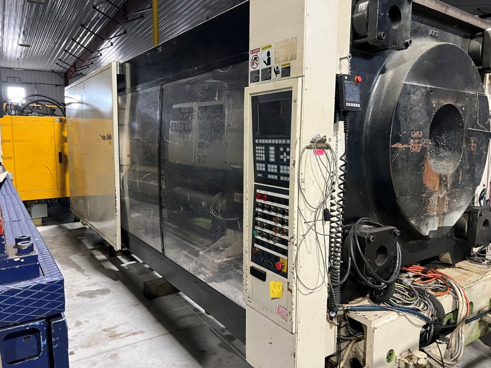 2003 Engel 800 Ton 109 oz. Injection Molding Machine Model ES 800